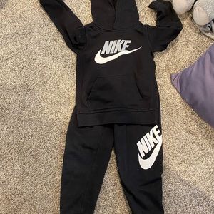 Nike sweatsuit 6 pants 5 sweatshirt
